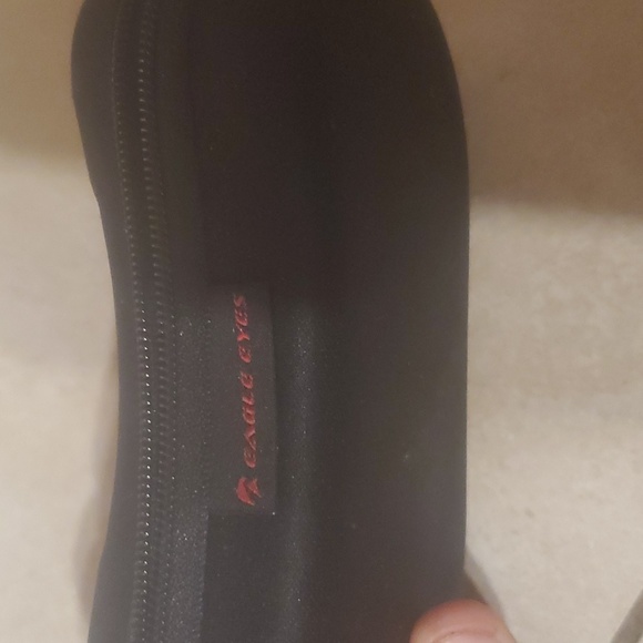 Eagle Eyes Zipup Hard Case fir Eyeglasses Sunglasses - Picture 3 of 3